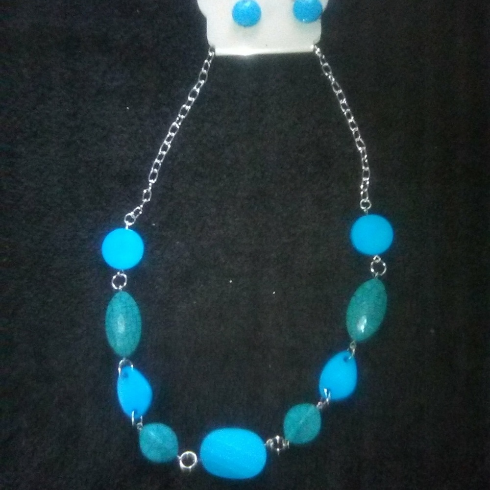 Women's costume necklaces